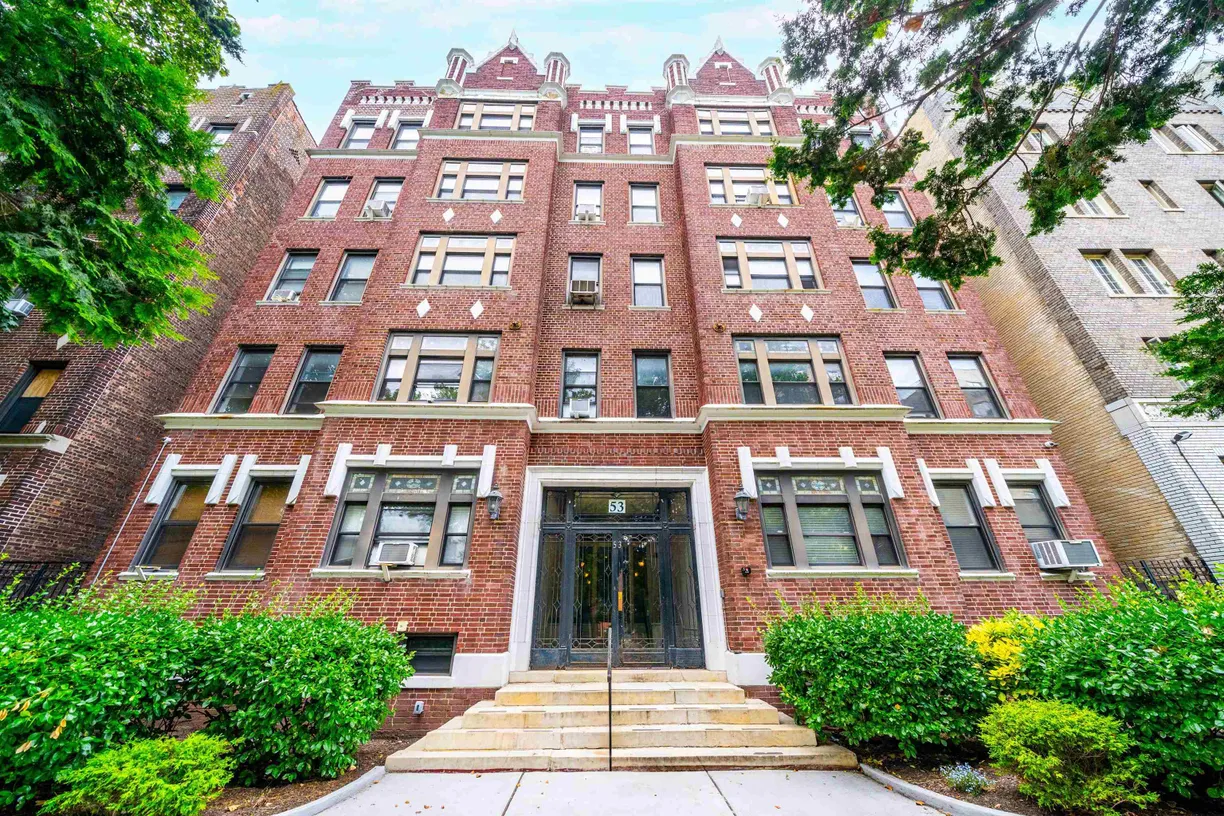 Jersey City/Hoboken Real Estate | View 53 DUNCAN AVE, 2 | 3 Beds, 2 Baths