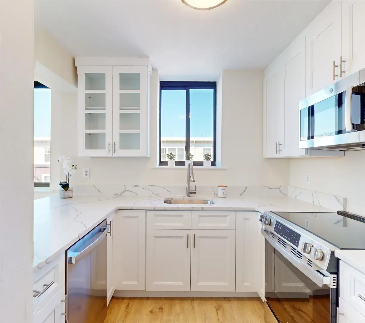 Jersey City/Hoboken Real Estate | View 300 NEWARK ST, 6A | 1 Bed, 1 Bath