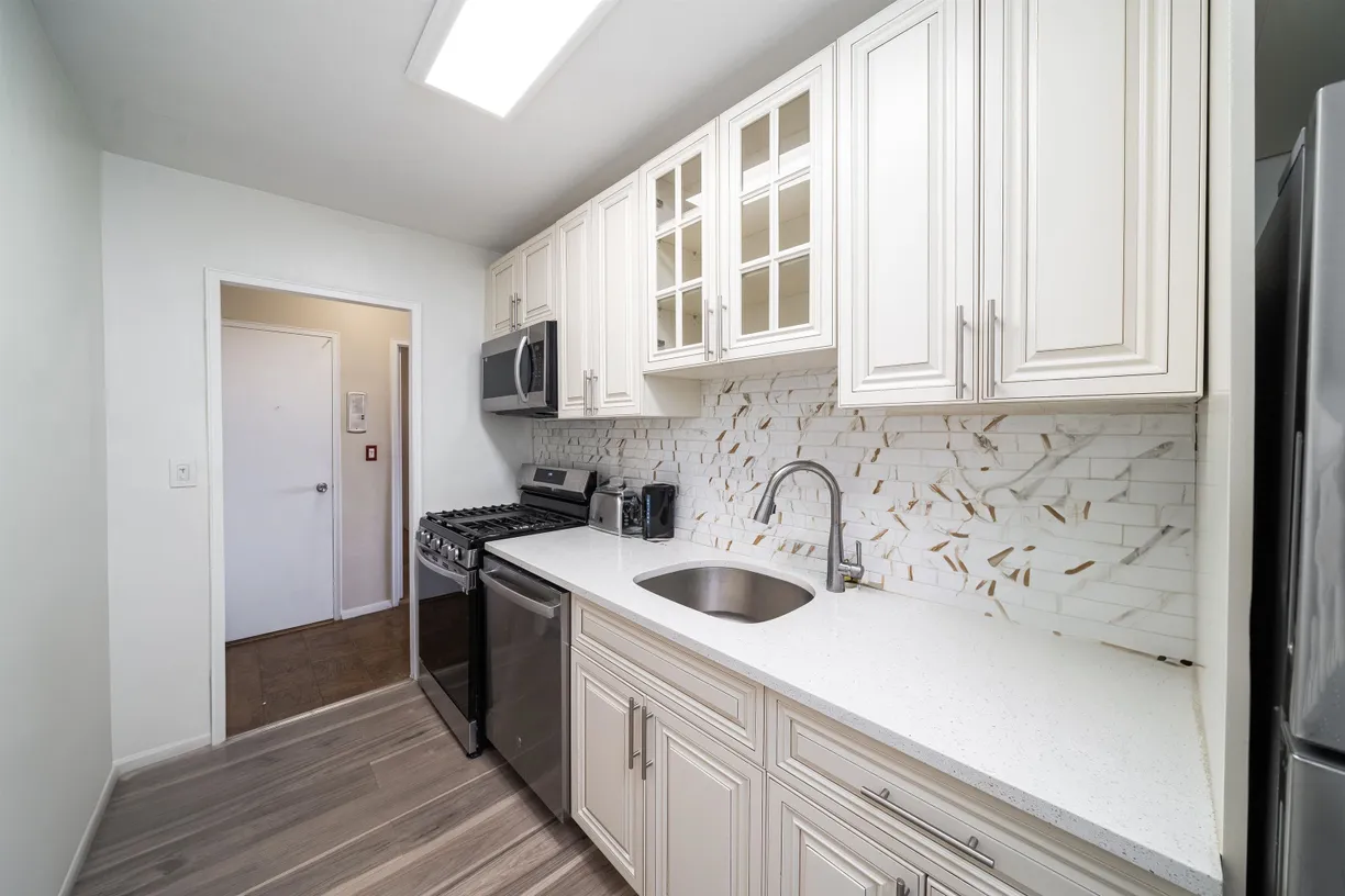 Jersey City/Hoboken Real Estate | View 201 ST PAULS AVE, 12V | 1 Bath
