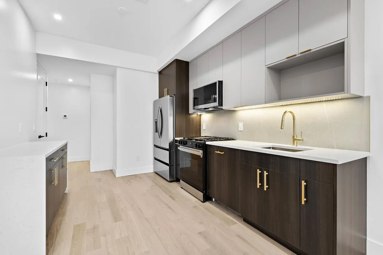 Jersey City/Hoboken Real Estate | View 20 STORMS AVE, 3 | 3 Beds, 2 Baths