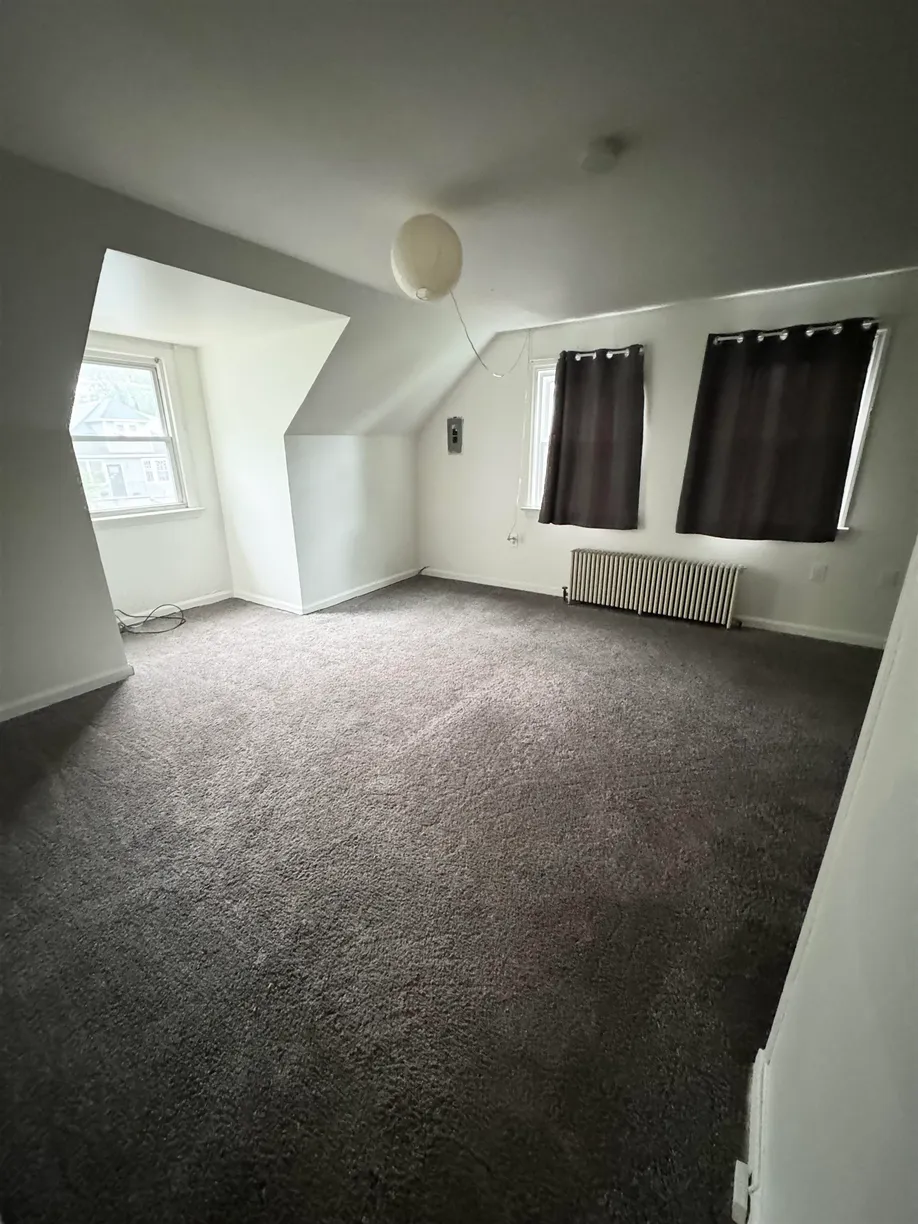 Jersey City/Hoboken Real Estate | View 88 VERNON AVE, 2 | Listing