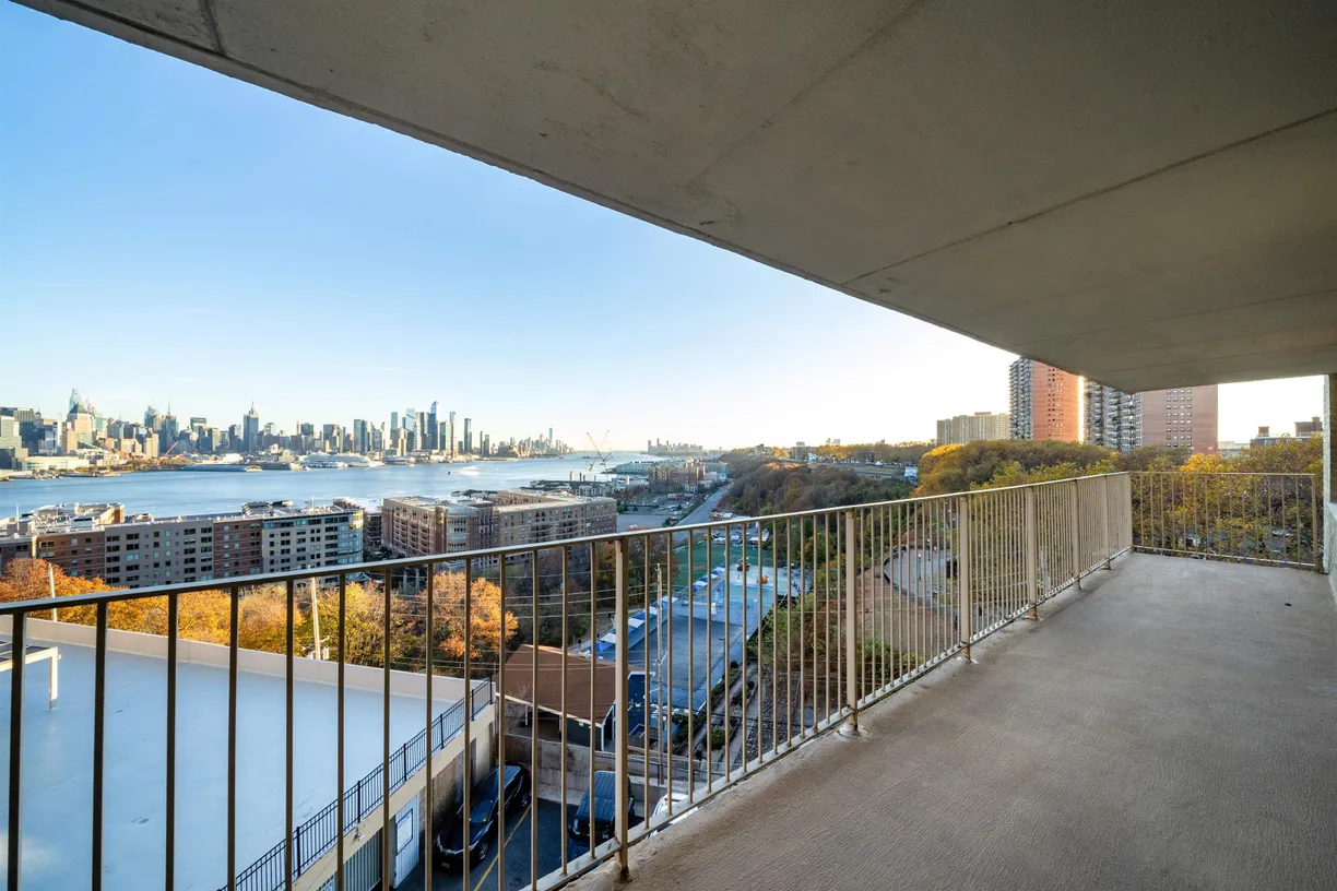 Jersey City/Hoboken Real Estate | View 6040 BLVD EAST, 5G | 2 Beds, 2 Baths