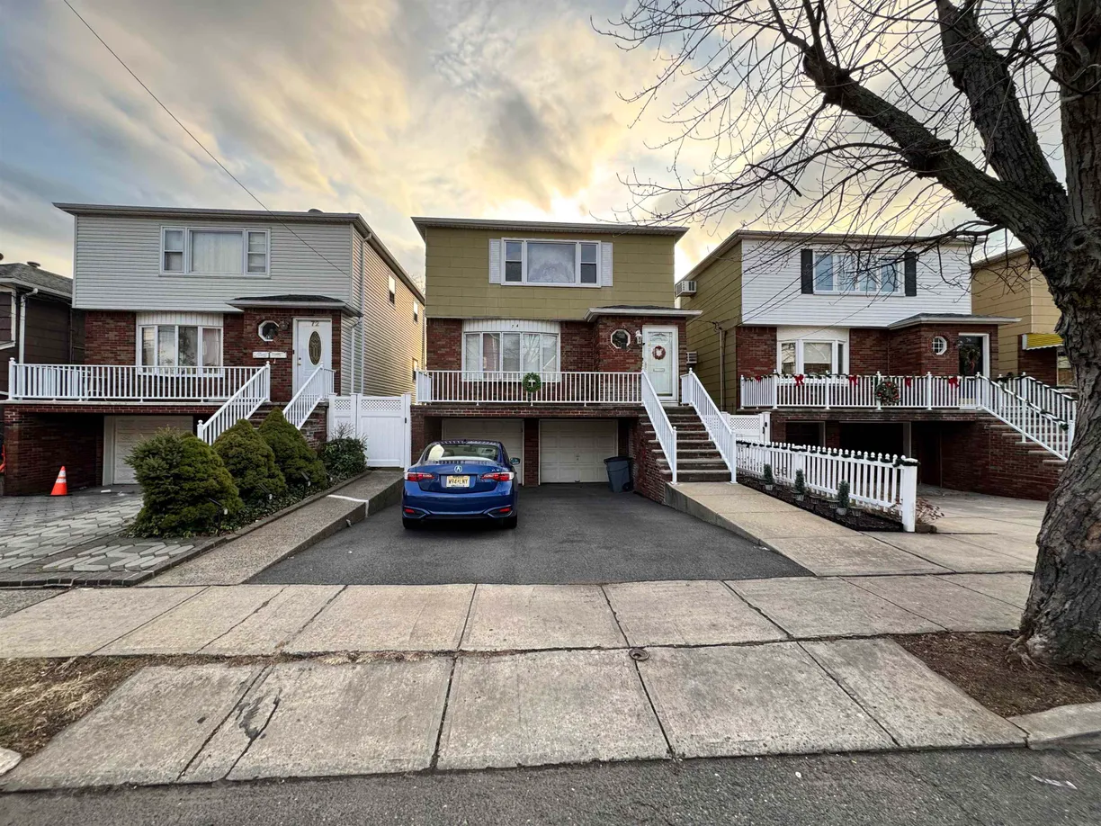 Jersey City/Hoboken Real Estate | View 74 WEST 24TH ST, 2 | 3 Beds, 2 Baths