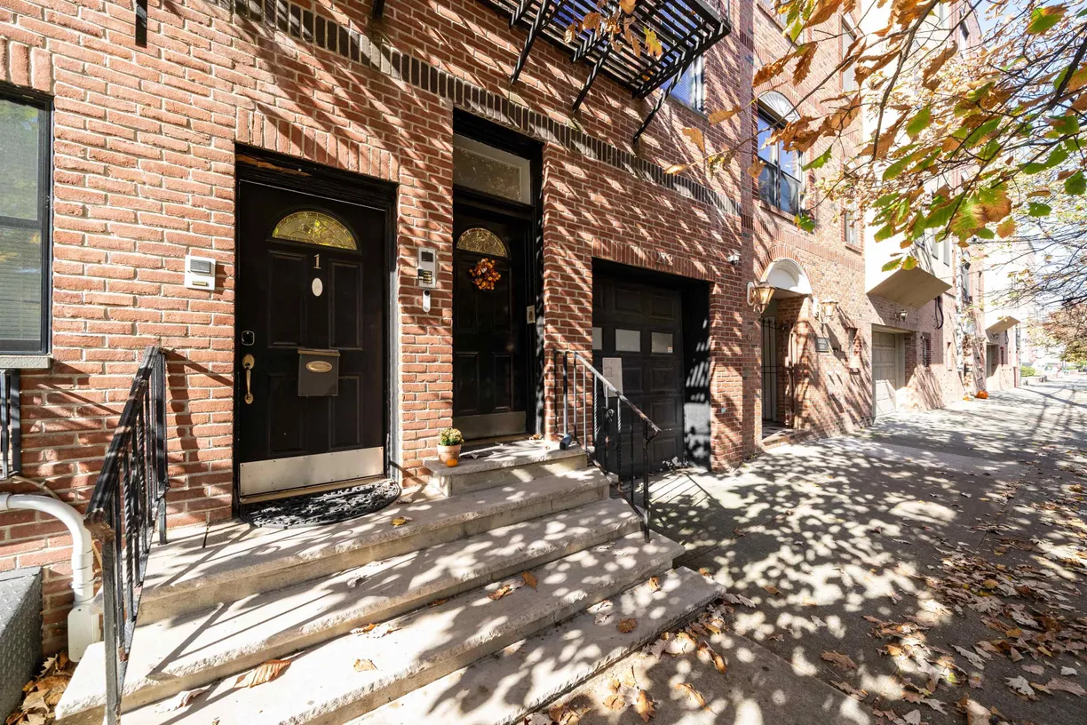 Jersey City/Hoboken Real Estate | View 212 JACKSON ST, 1A | 3 Beds, 2 Baths