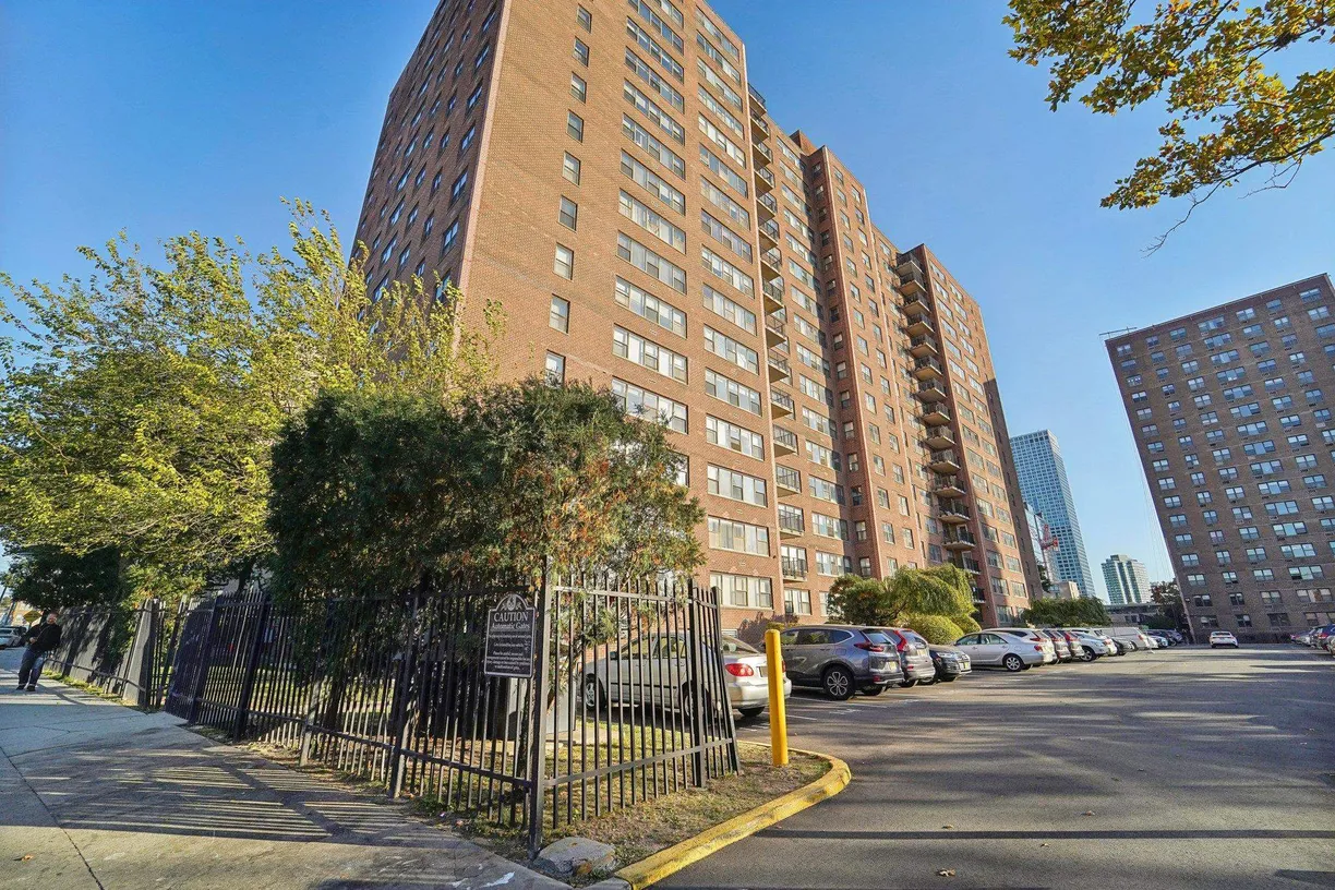 Jersey City/Hoboken Real Estate | View 225 ST PAULS AVE, 2P | 1 Bed, 1 Bath