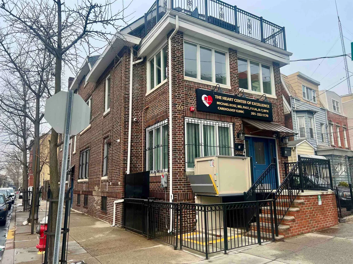 Jersey City/Hoboken Real Estate | View 149 PALISADE AVE, 1 | 3 Beds, 2 Baths