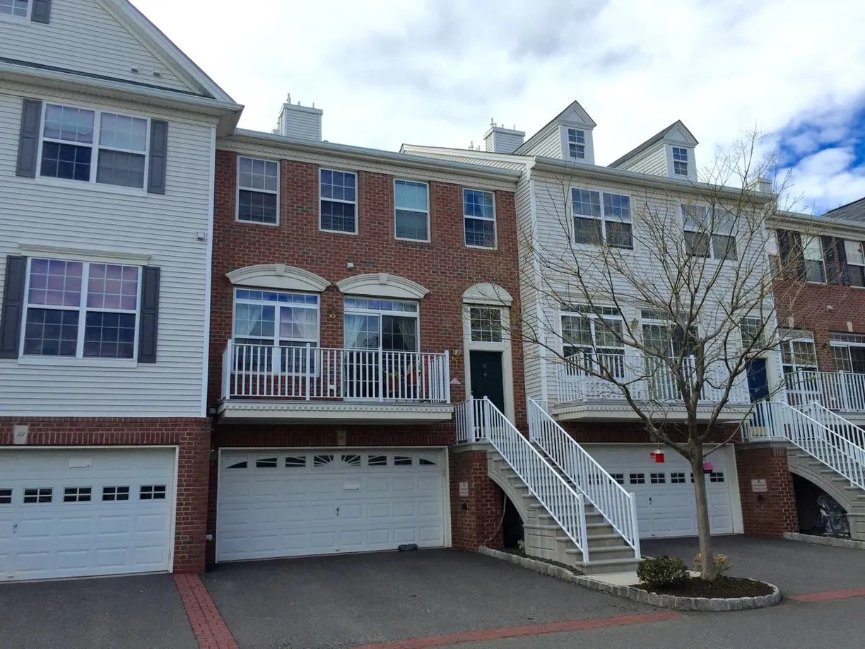Jersey City/Hoboken Real Estate | View 31 SWAN CT | 2 Beds, 2 Baths