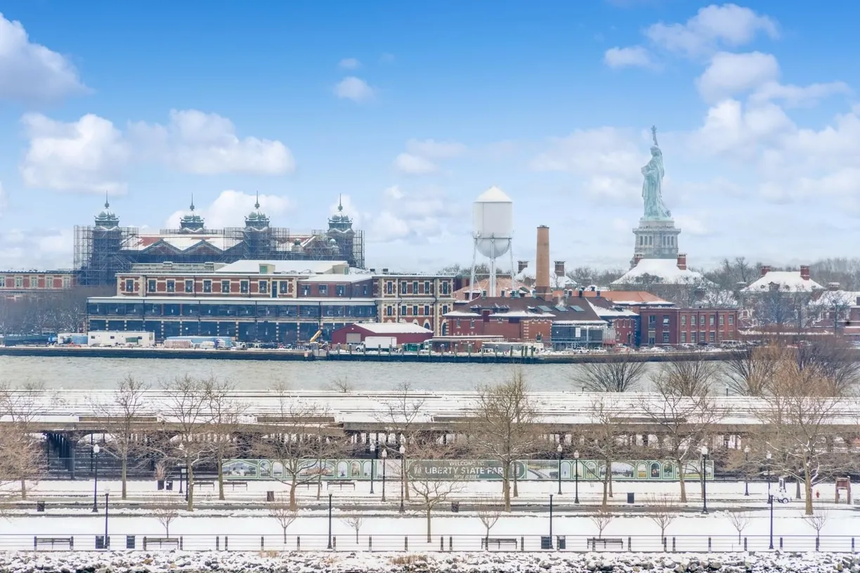 Jersey City/Hoboken Real Estate | View 25 HUDSON ST, 709 | 3 Beds, 2 Baths