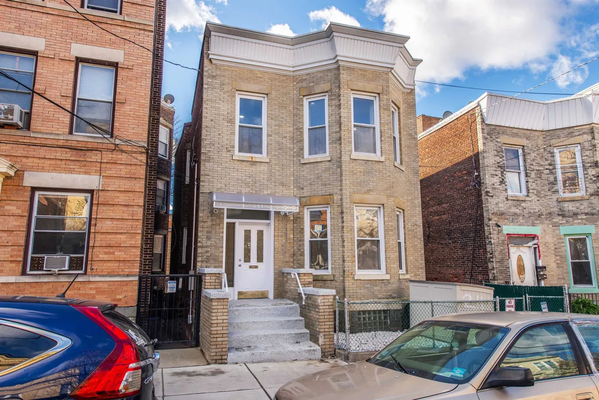 Jersey City/Hoboken Real Estate | View 211 65TH ST, 1 | 2 Beds, 1 Bath