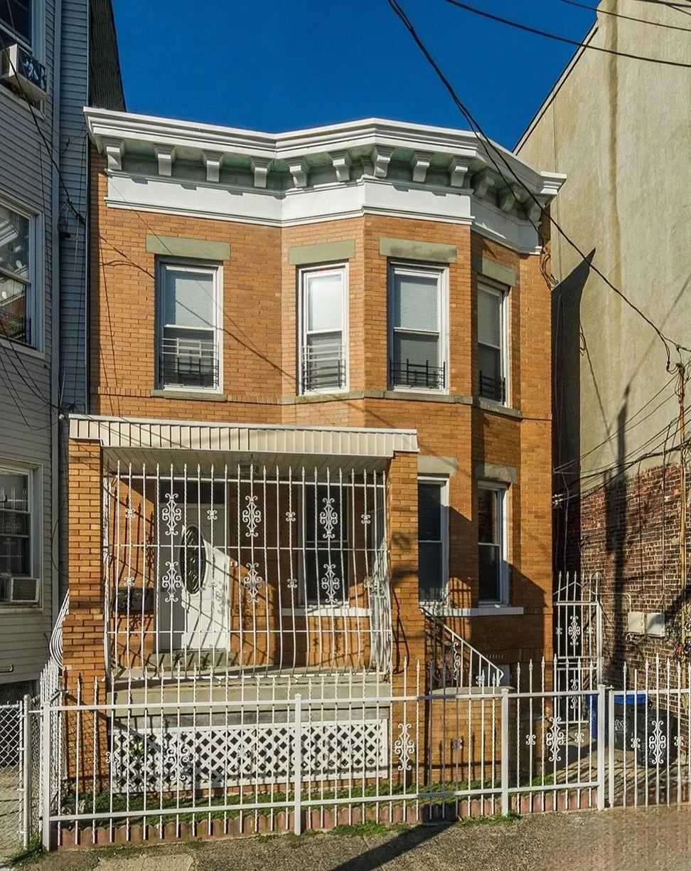 Jersey City/Hoboken Real Estate | View 22 GRACE ST | 6 Beds, 5 Baths