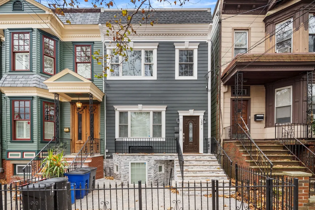 Jersey City/Hoboken Real Estate | View 33 SHERMAN PL, 1 | 3 Beds, 2 Baths