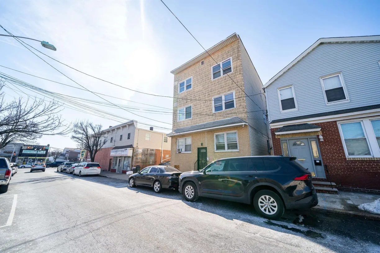 Jersey City/Hoboken Real Estate | View 10 WEST 21ST ST | 1 Bed, 1 Bath