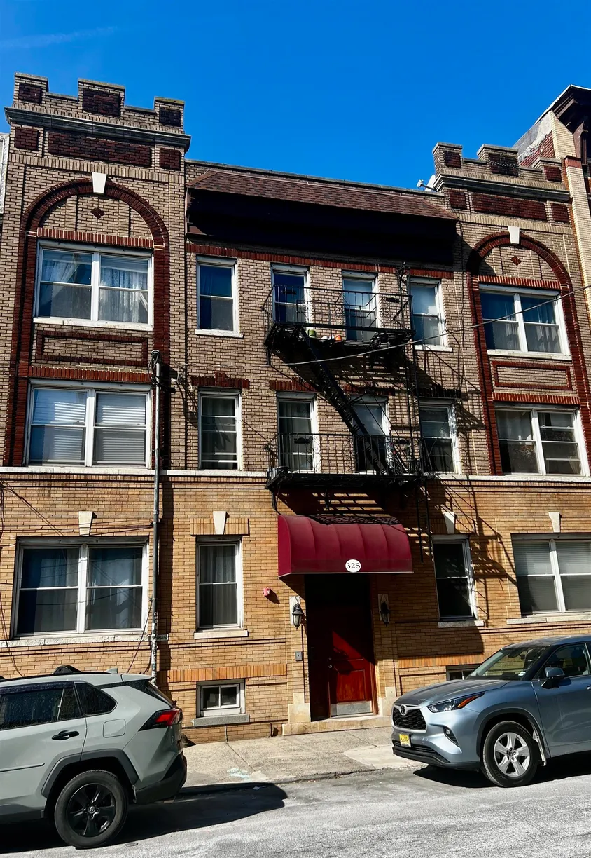 Jersey City/Hoboken Real Estate | View 325 BALDWIN AVE, 5 | 2 Beds, 1 Bath