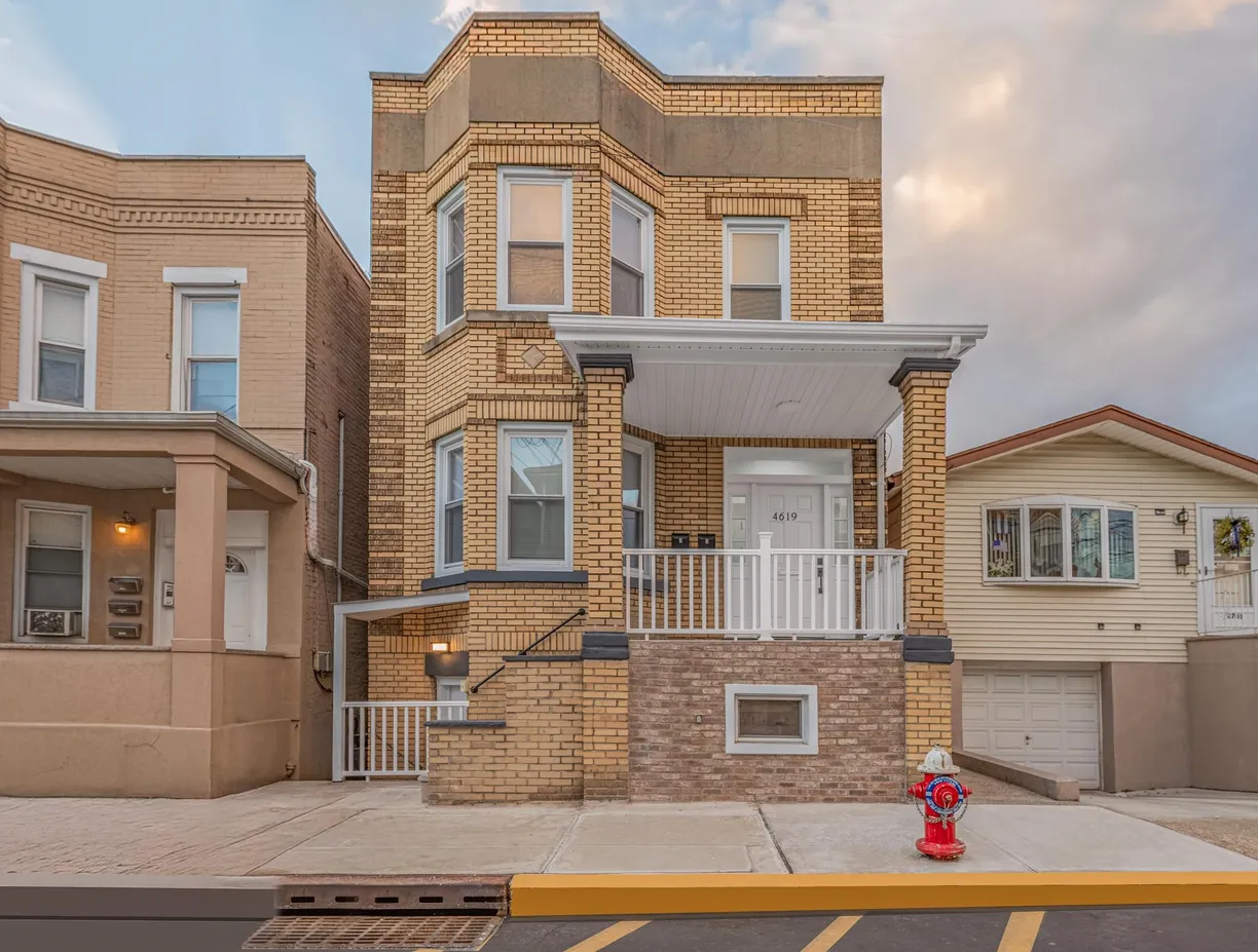 Jersey City/Hoboken Real Estate | View 4619 COTTAGE AVE, 2 | 3 Beds, 1 Bath