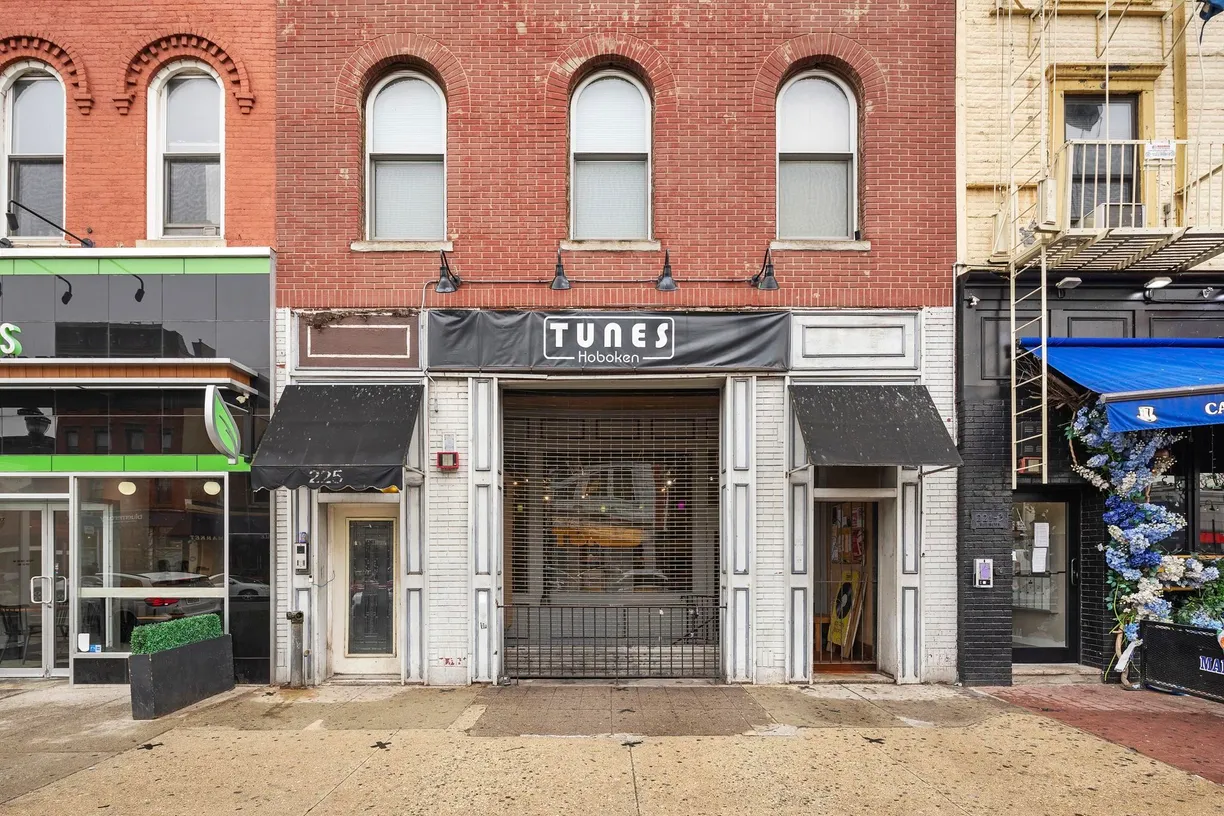 Jersey City/Hoboken Real Estate | View 225 WASHINGTON ST | Listing