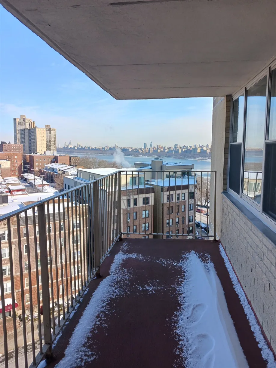 Jersey City/Hoboken Real Estate | View 6040 BLVD EAST, 11 B | 1 Bed, 1 Bath