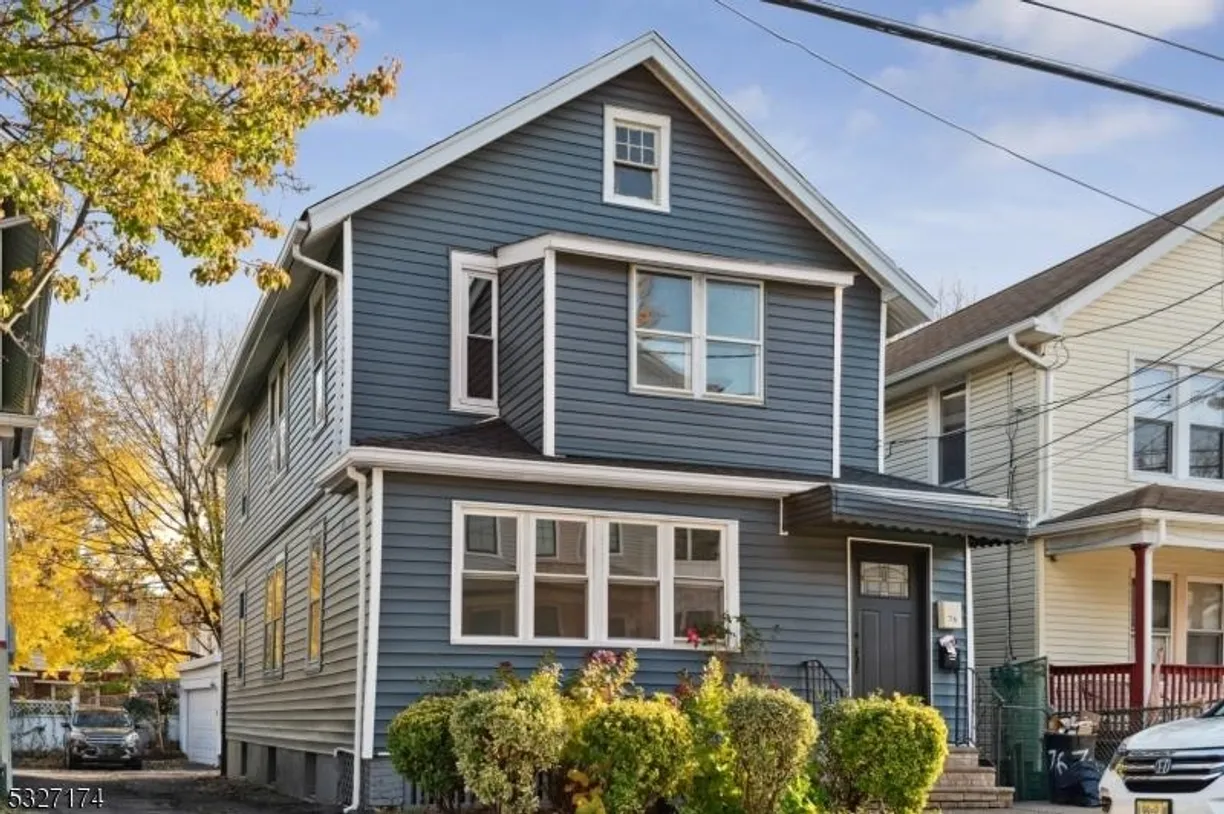 Jersey City/Hoboken Real Estate | View 76 MISSION ST, 1 | 2 Beds, 2 Baths