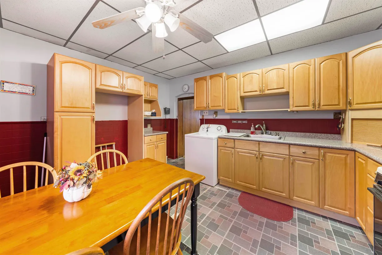 Jersey City/Hoboken Real Estate | View 435 1/2 JOHN ST | 2 Beds, 1 Bath