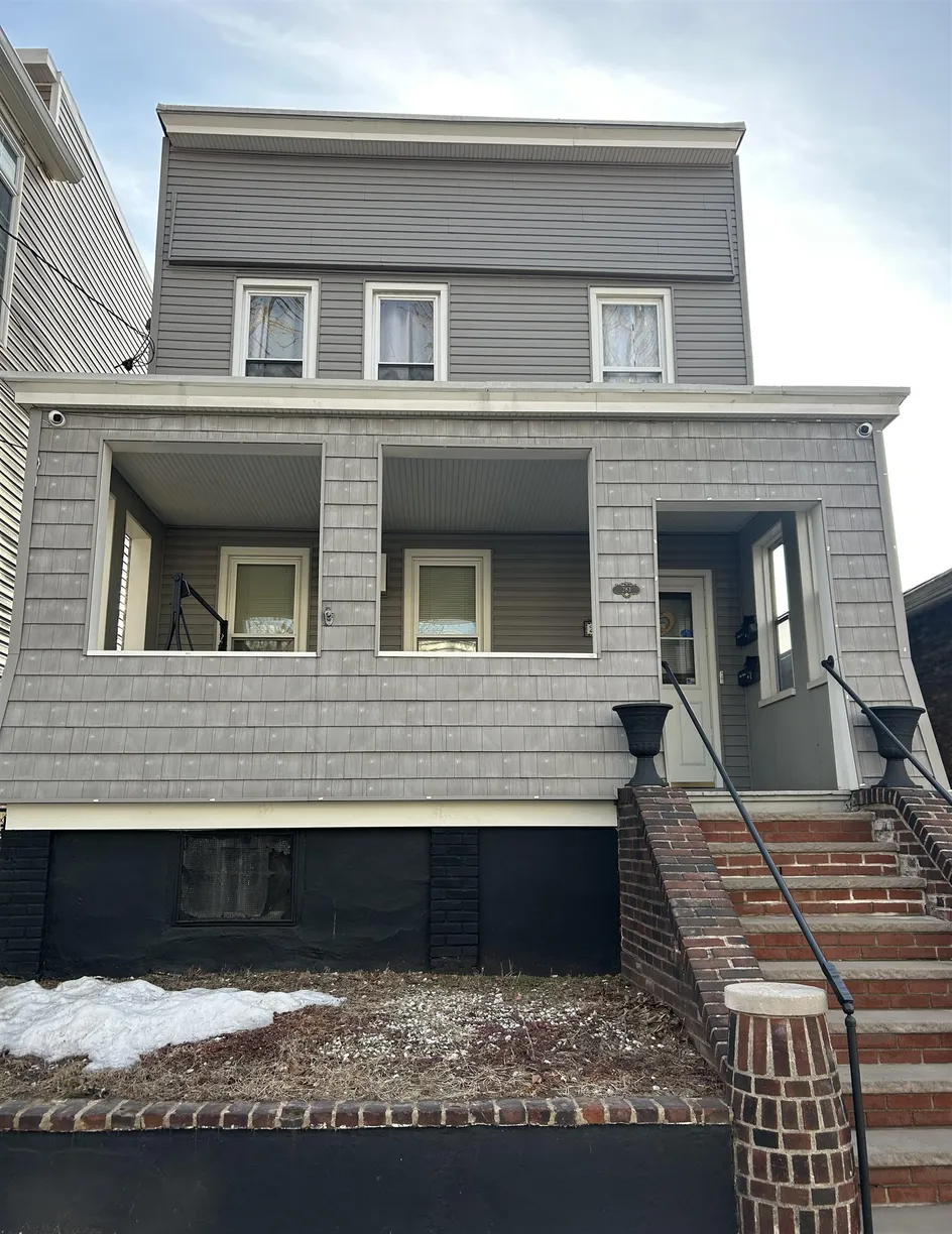 Jersey City/Hoboken Real Estate | View 283 NEPTUNE AVE, 2 | 3 Beds, 1 Bath