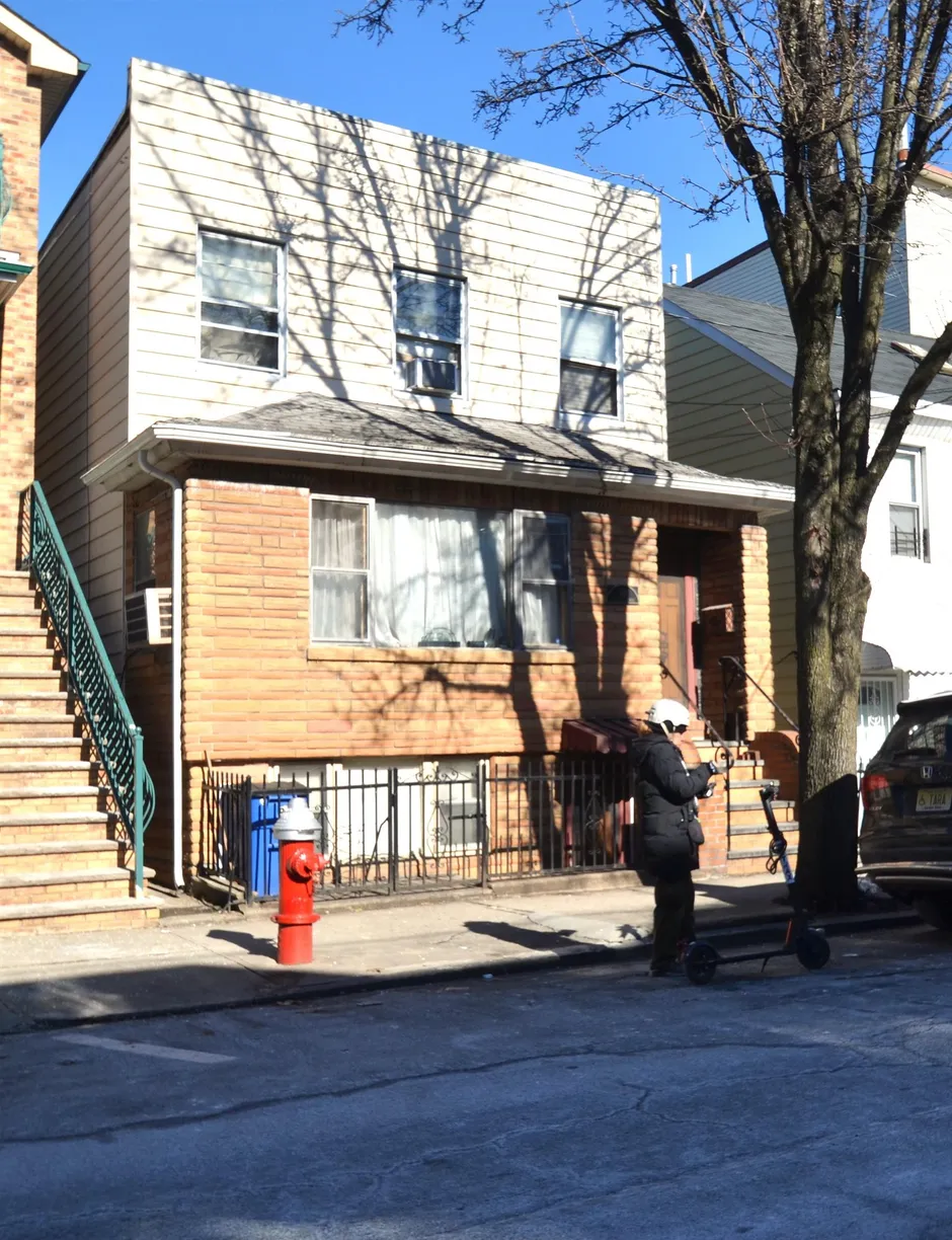Jersey City/Hoboken Real Estate | View 88 LAIDLAW AVE | 4 Beds, 2 Baths