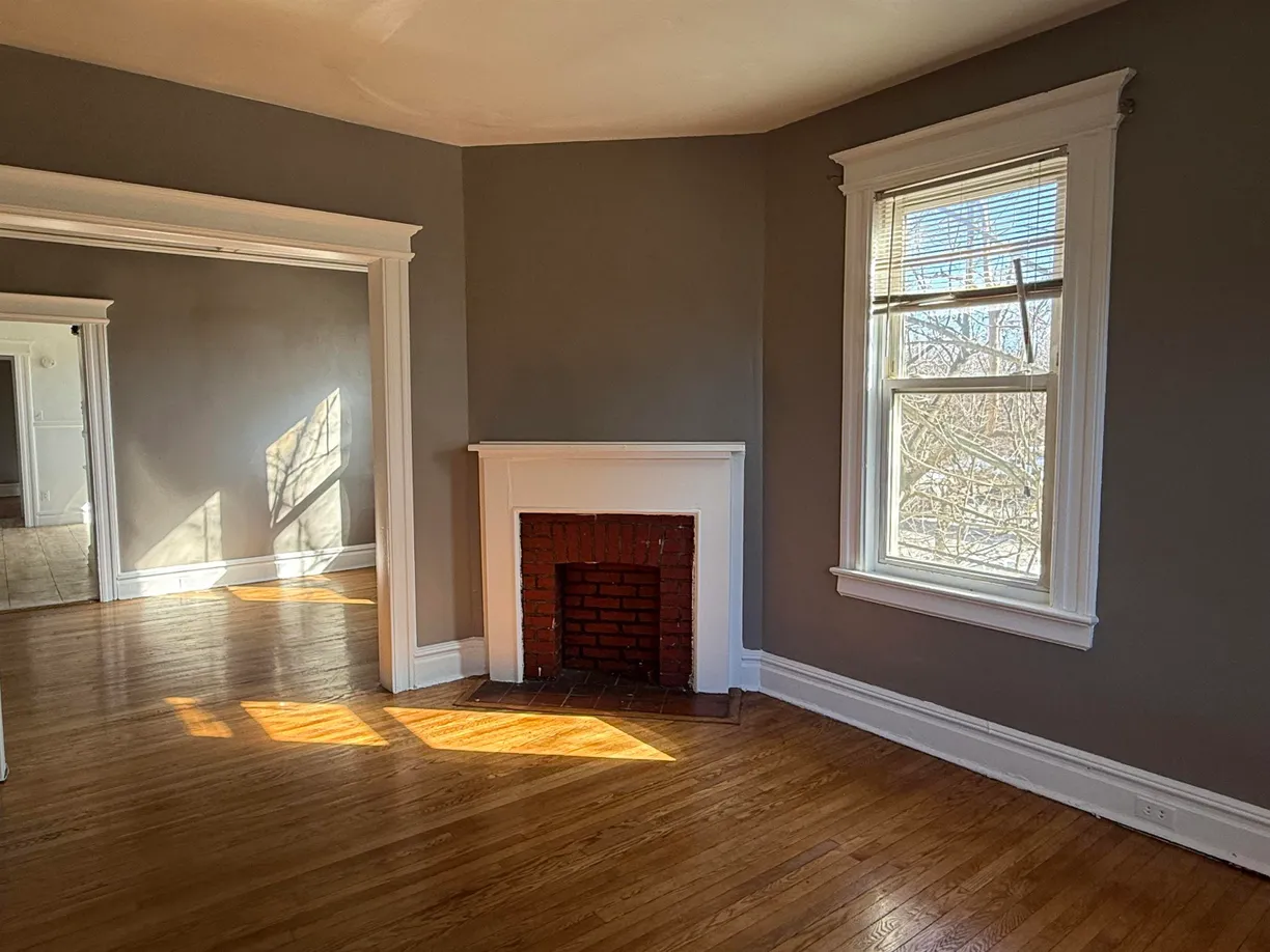 Jersey City/Hoboken Real Estate | View 154 MIDLAND AVE, 4 | Listing