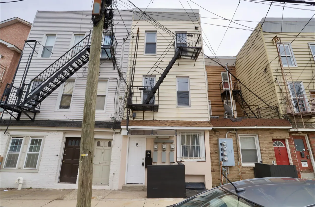 Jersey City/Hoboken Real Estate | View 18 WALLIS AVE, 2 | 2 Beds, 1 Bath