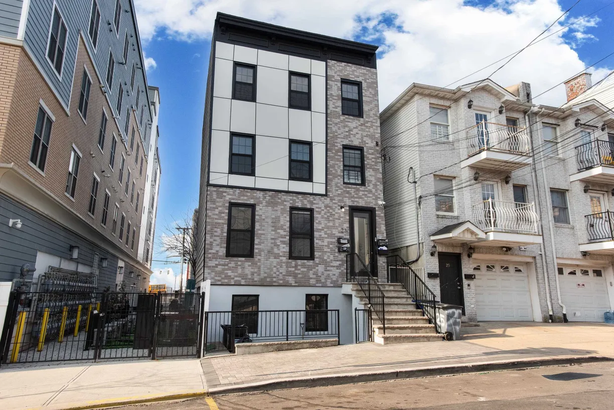 Jersey City/Hoboken Real Estate | View 23 WESTERVELT PL, G | 2 Beds, 1 Bath