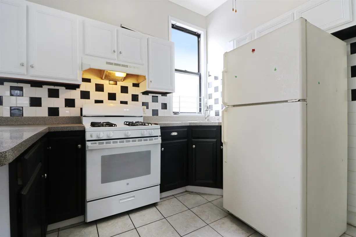 Jersey City/Hoboken Real Estate | View 6011 PARK AVE, 2 | Listing