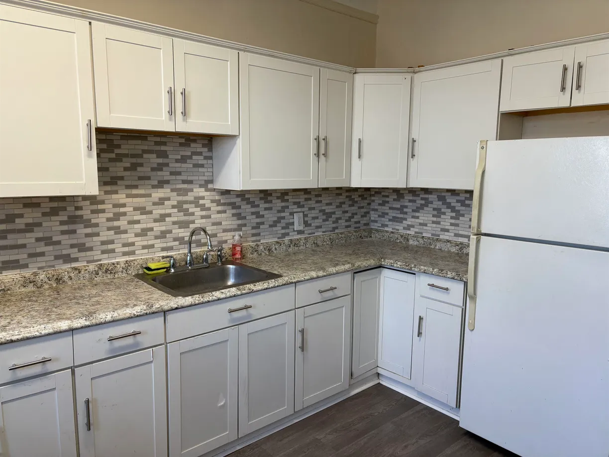 Jersey City/Hoboken Real Estate | View 1811 SUMMIT AVE, 3 | 1 Bed, 1 Bath