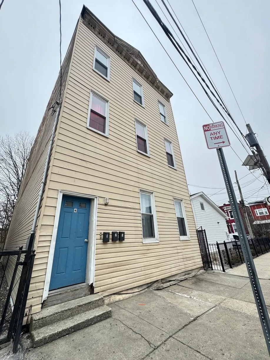 Jersey City/Hoboken Real Estate | View 4 SEIDLER ST, 3 | 3 Beds, 1 Bath