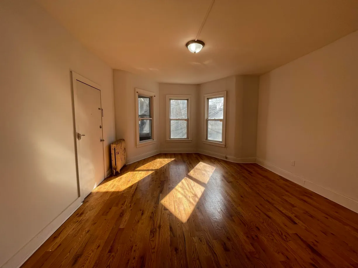 Jersey City/Hoboken Real Estate | View 40 LINCOLN ST, 3 | Listing
