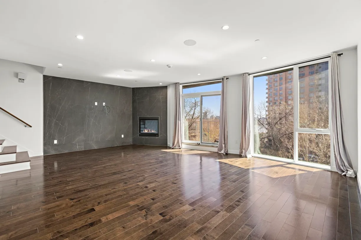Jersey City/Hoboken Real Estate | View 5-02 WASHINGTON PL | Listing