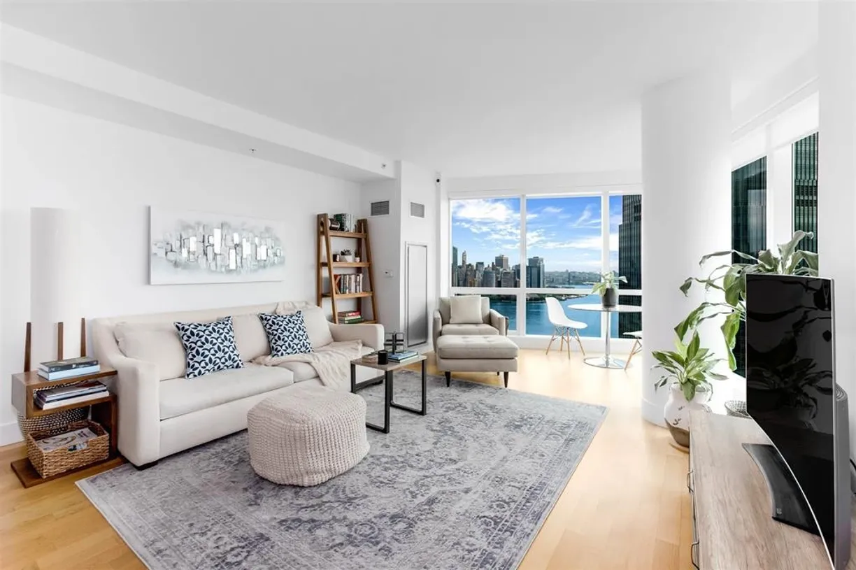 Jersey City/Hoboken Real Estate | View 77 HUDSON ST, 4407 | 2 Beds, 2 Baths