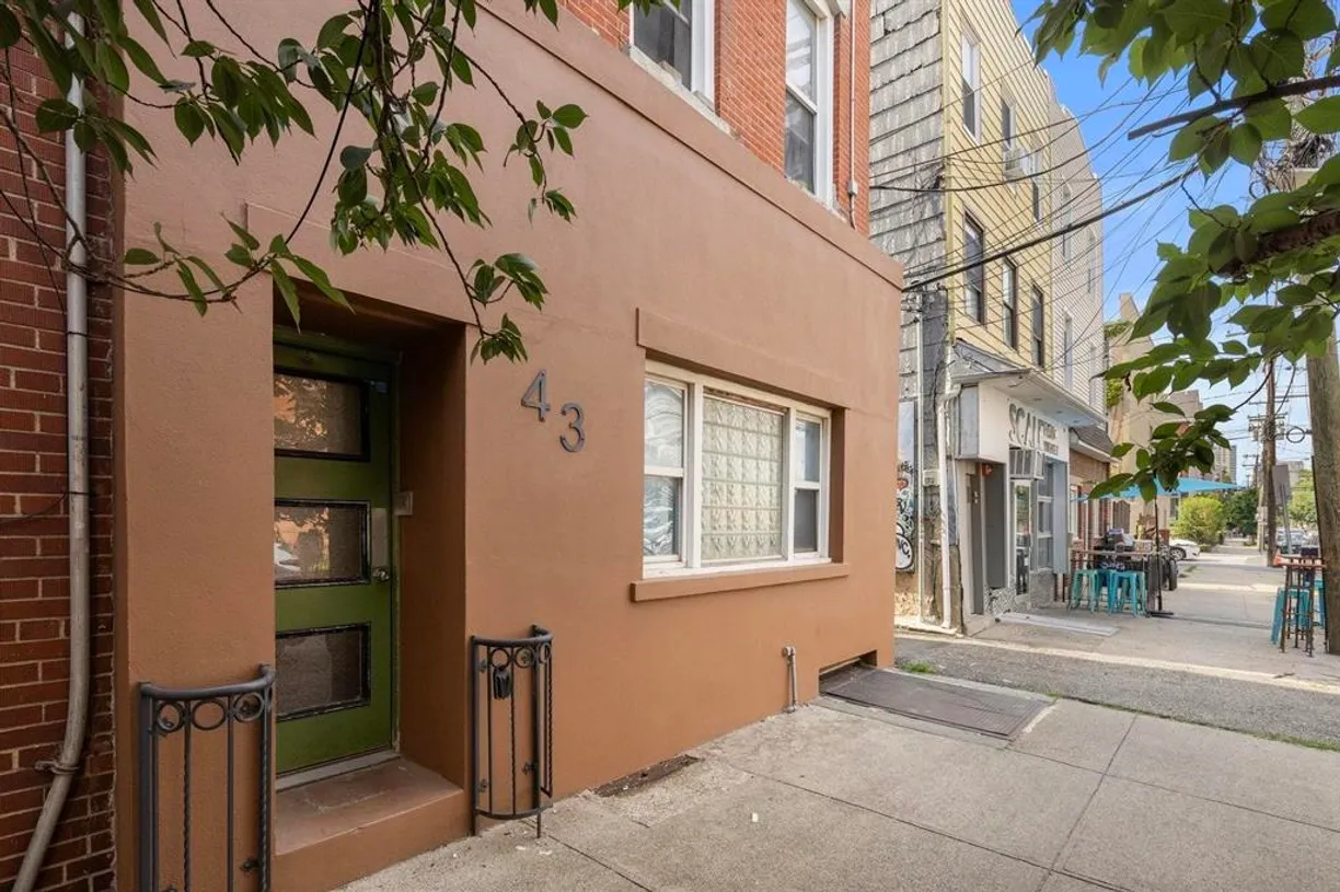Jersey City/Hoboken Real Estate | View 43 COLES ST, 2 | 1 Bed, 1 Bath