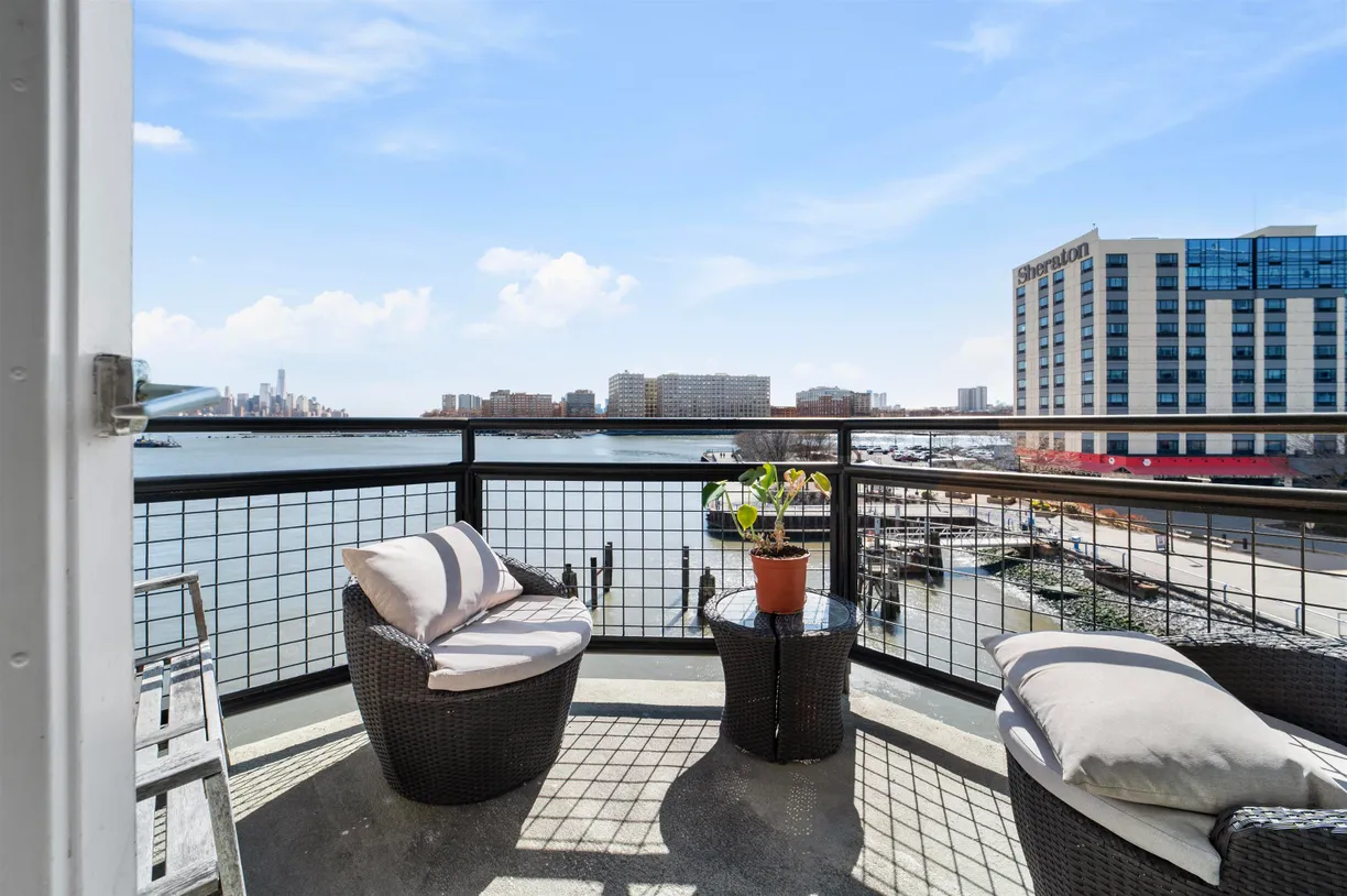 Jersey City/Hoboken Real Estate | View 600 HARBOR BLVD, 908 | 1 Bed, 1 Bath