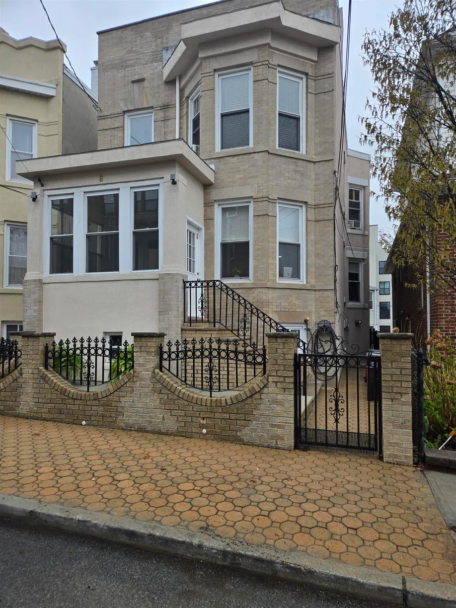 Jersey City/Hoboken Real Estate | View 6 OAK ST | 3 Beds, 2 Baths