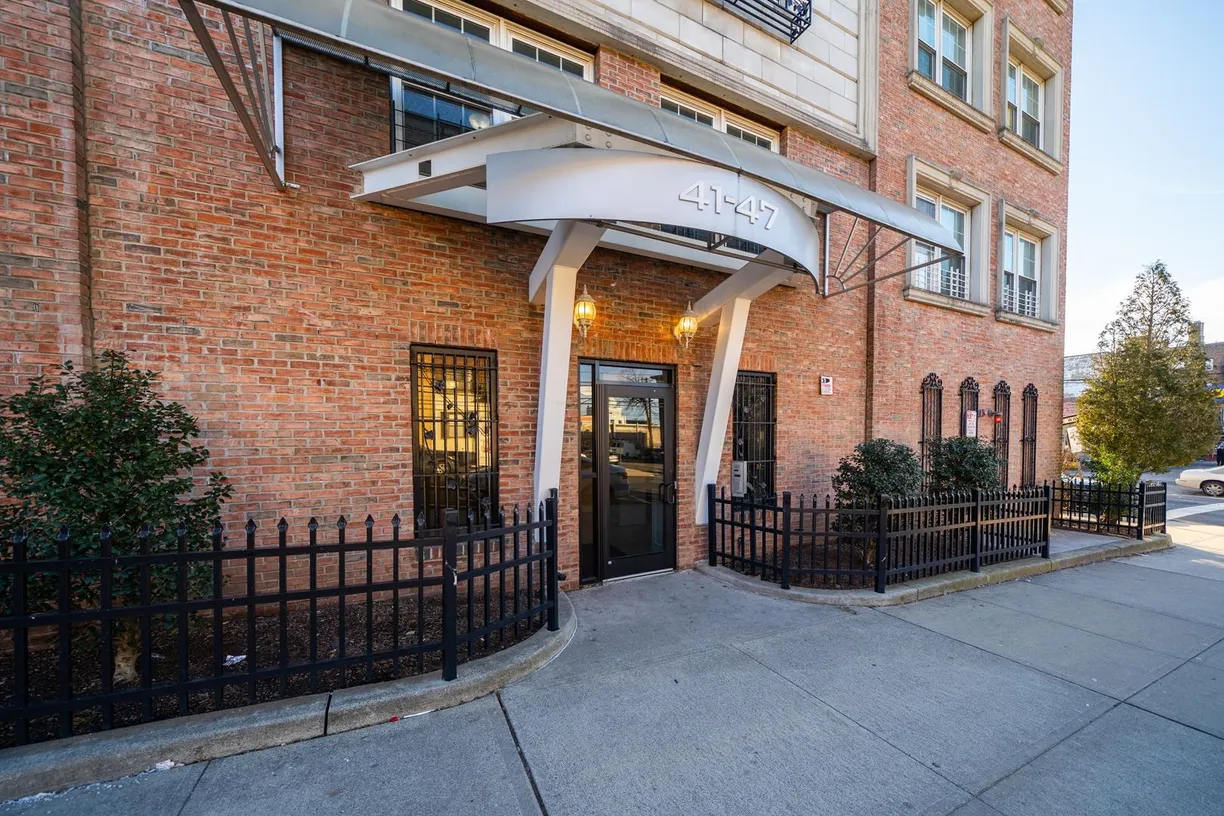 Jersey City/Hoboken Real Estate | View 45 BROADWAY, 302 | 3 Beds, 2 Baths