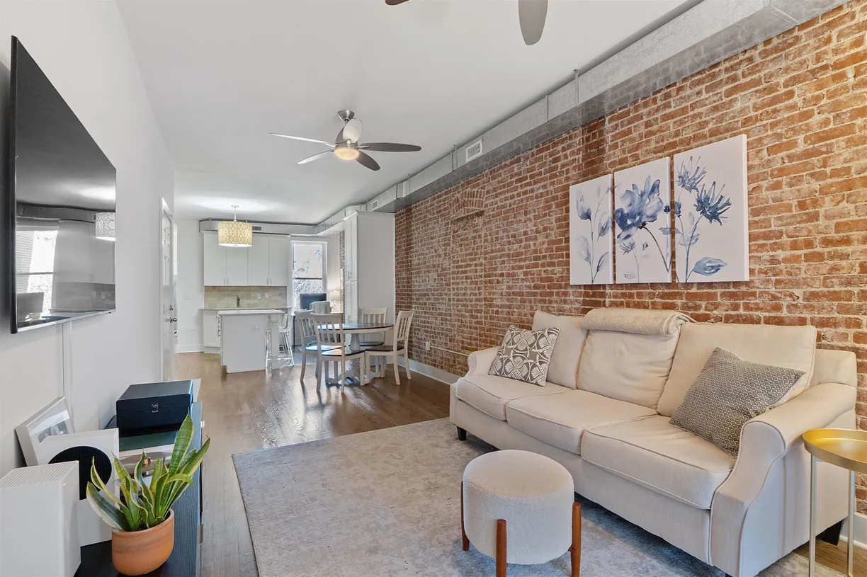 Jersey City/Hoboken Real Estate | View 1112 HUDSON ST, 4R | 2 Beds, 1 Bath