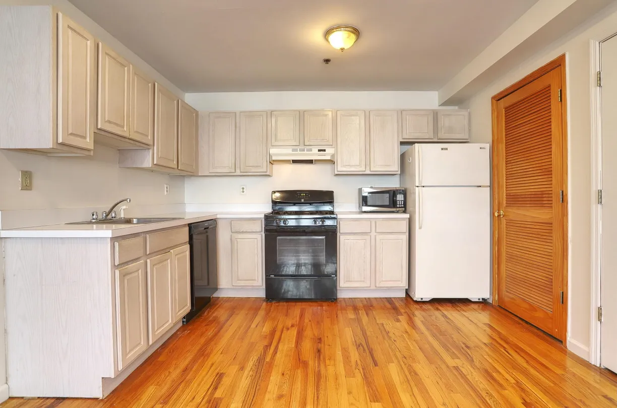 Jersey City/Hoboken Real Estate | View 632 ADAMS ST, 3 | 2 Beds, 2 Baths