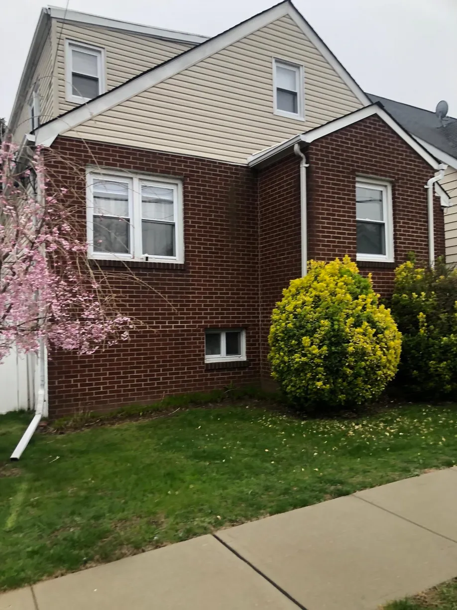 Jersey City/Hoboken Real Estate | View 734 GOLDEN AVE | 1 Bed, 1 Bath