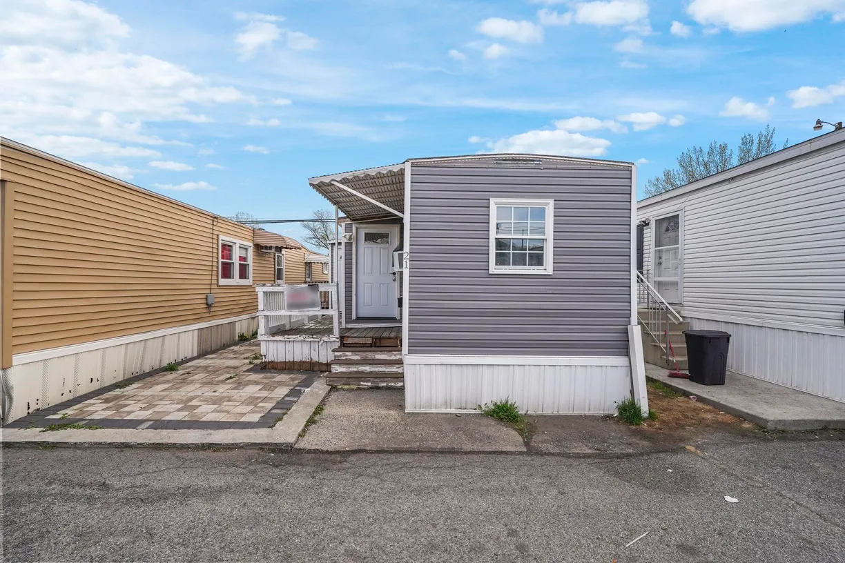 Jersey City/Hoboken Real Estate | View 21 HELEN DR | 3 Beds, 1 Bath