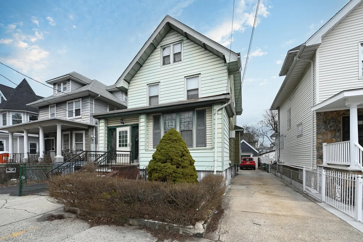 Jersey City/Hoboken Real Estate | View 218 73RD ST, B | 1 Bath