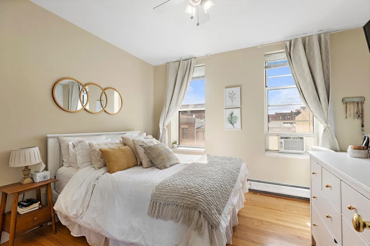 Jersey City/Hoboken Real Estate | View 115 WILLOW AVE, 4L | 2 Beds, 1 Bath