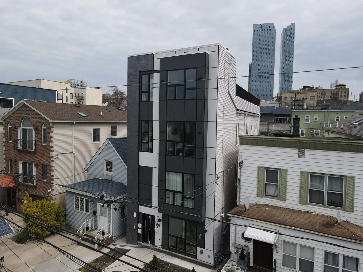 Jersey City/Hoboken Real Estate | View 66 CORBIN AVE, 3 | 3 Beds, 3 Baths