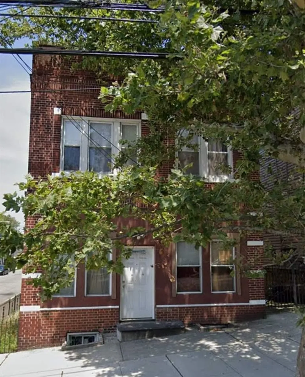 Jersey City/Hoboken Real Estate | View 286 MANHATTAN AVE, 1 S | 2 Beds, 1 Bath