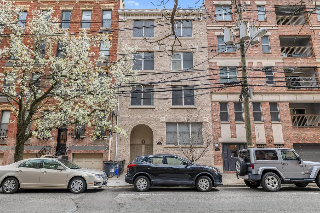 Jersey City/Hoboken Real Estate | View 81 JEFFERSON ST, 2 | 3 Beds, 2 Baths