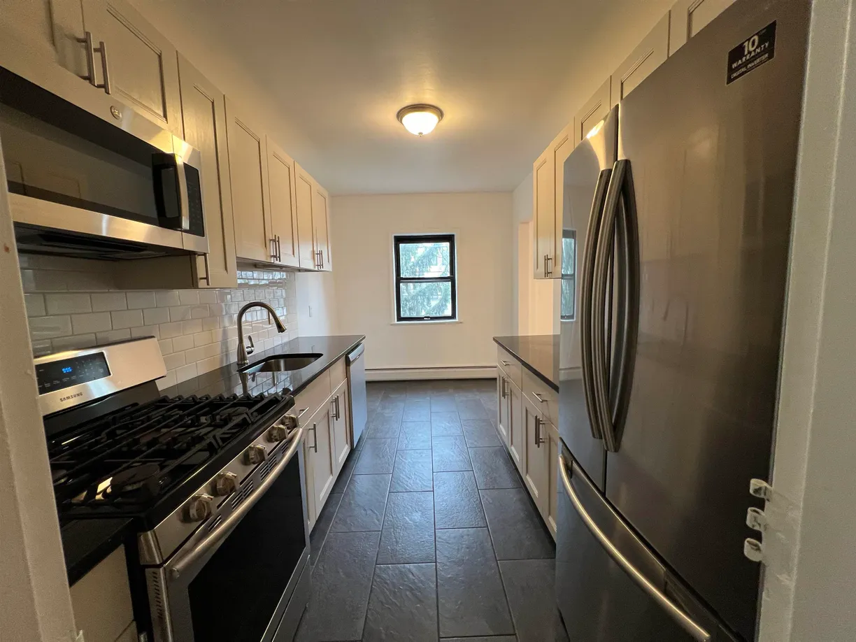 Jersey City/Hoboken Real Estate | View 204 NORTH ST | 2 Beds, 1 Bath