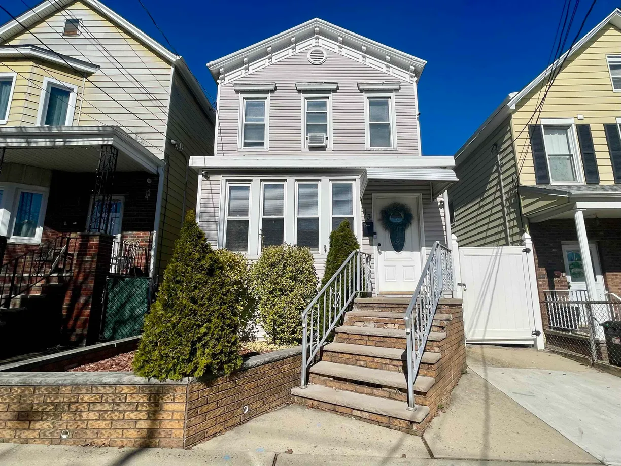 Jersey City/Hoboken Real Estate | View 13 EAST 27TH ST | 3 Beds, 3 Baths