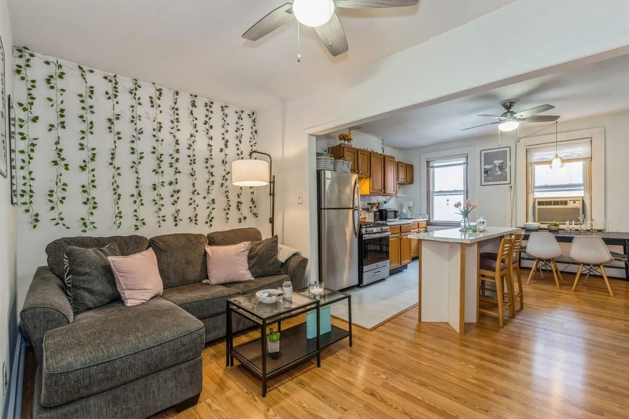 Jersey City/Hoboken Real Estate | View 311 GRAND ST, 2 | 2 Beds, 1 Bath