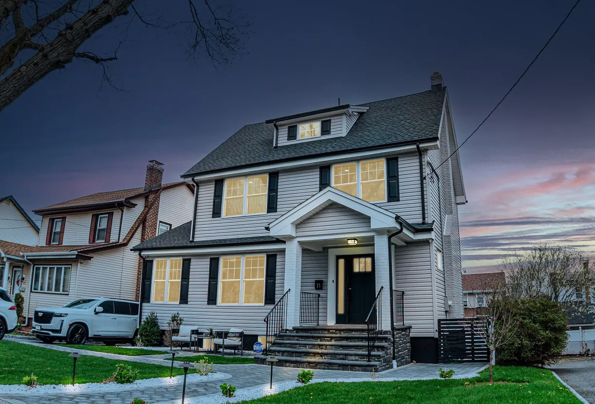 Jersey City/Hoboken Real Estate | View 33 HAMILTON AVE | 4 Beds, 3 Baths